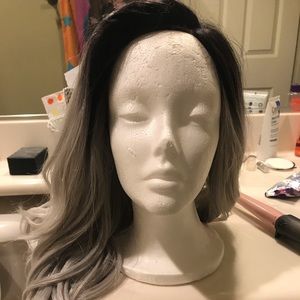 Grey wig